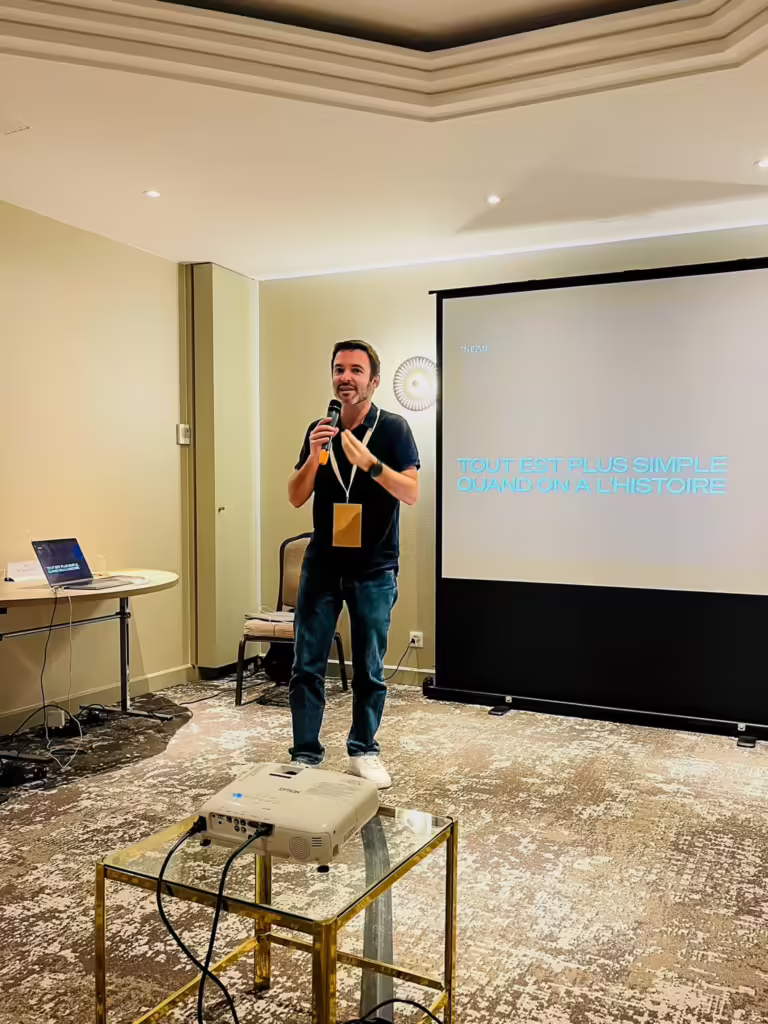 Chief Experience Officer présente stratégie digitale